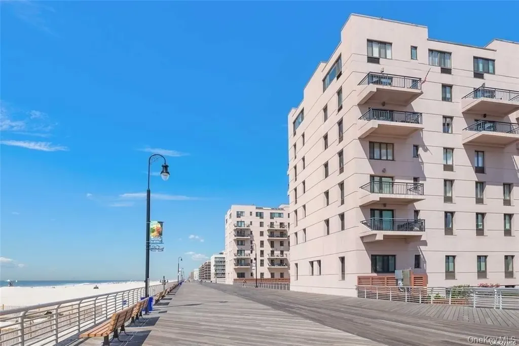 100 W Broadway Long Beach NY 11561