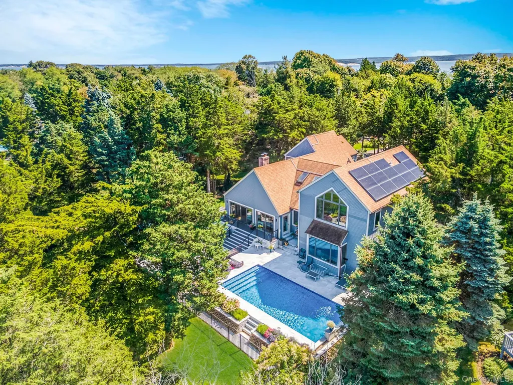 425 Cedar Point Drive E Southold NY 11971