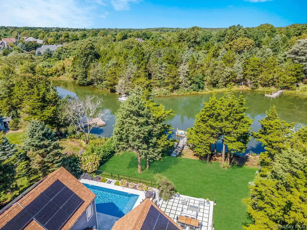 425 Cedar Point Drive E Southold NY 11971