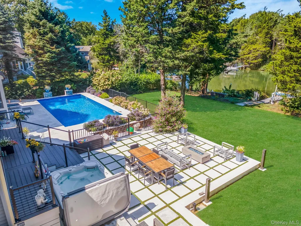 425 Cedar Point Drive E Southold NY 11971
