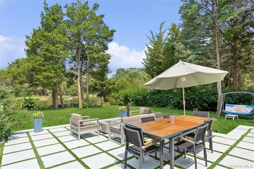 425 Cedar Point Drive E Southold NY 11971