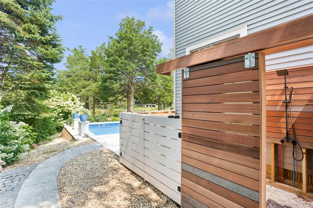 425 Cedar Point Drive E Southold NY 11971