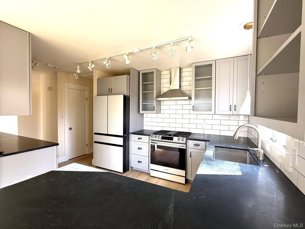 5265 State Route 9g Germantown NY 12526