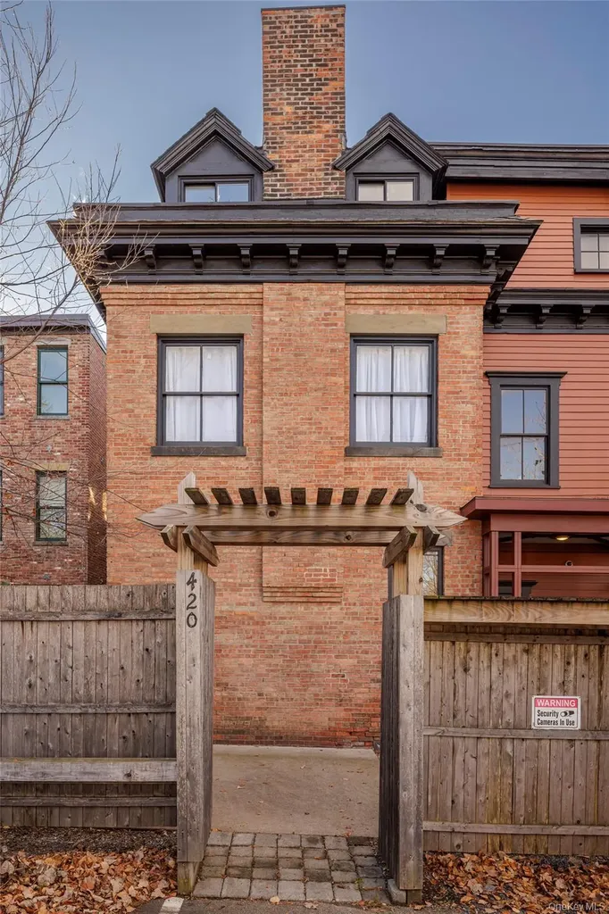 420 Warren Hudson NY 12534