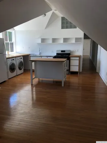 420 Warren Hudson NY 12534