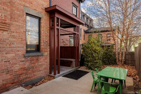 420 Warren Hudson NY 12534