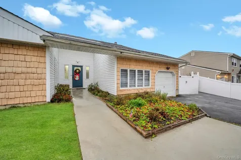 15 Drake Avenue Bellport NY 11713