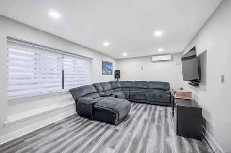 15 Drake Avenue Bellport NY 11713