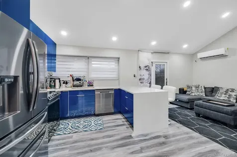 15 Drake Avenue Bellport NY 11713