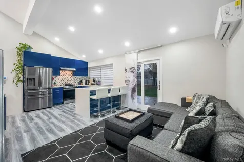 15 Drake Avenue Bellport NY 11713