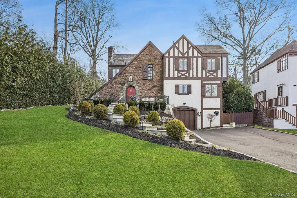 44 Old Ox Road Manhasset NY 11030