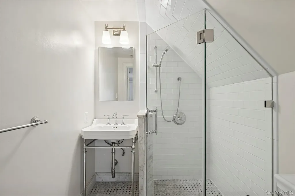 44 Old Ox Road Manhasset NY 11030