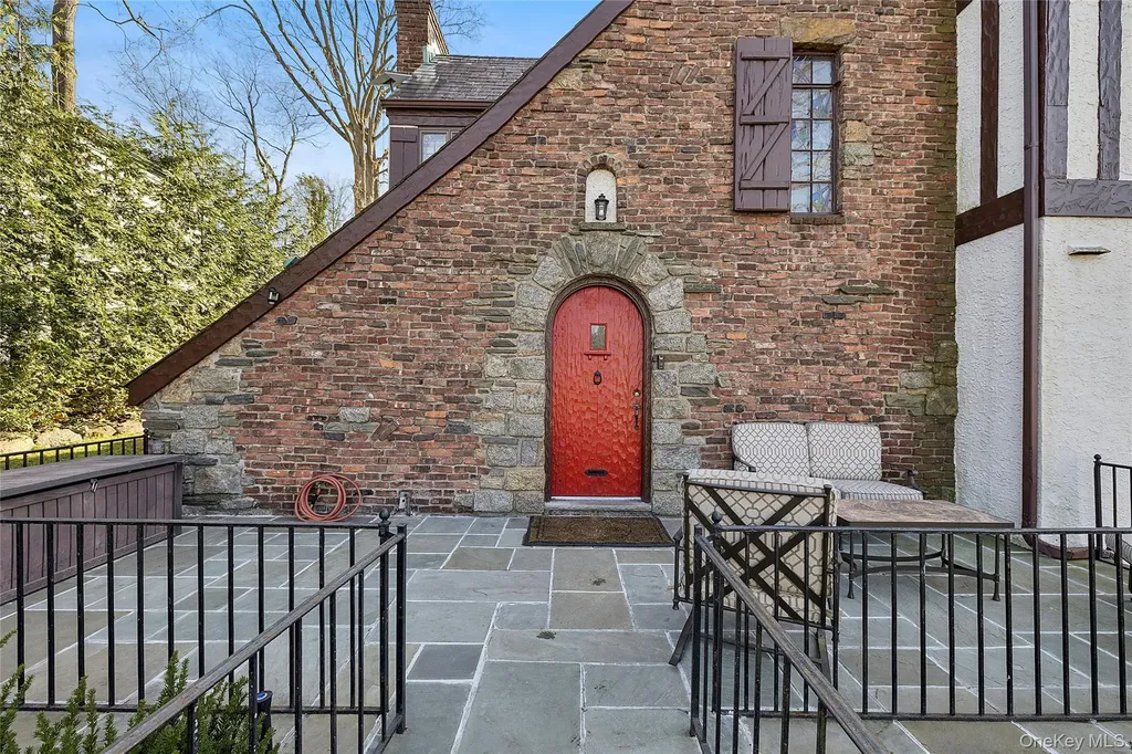 44 Old Ox Road Manhasset NY 11030