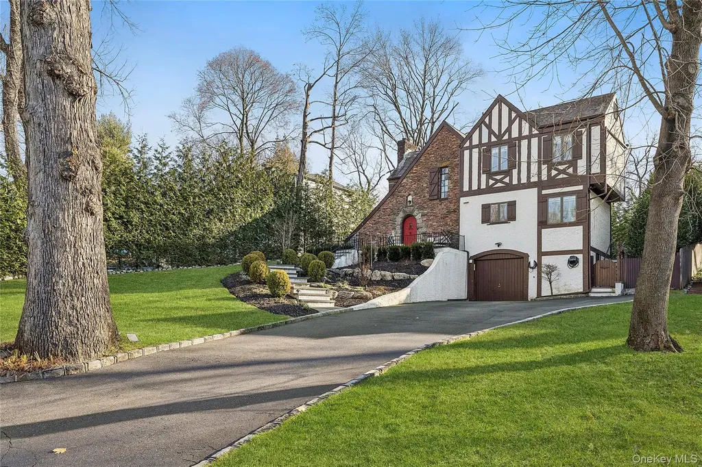 44 Old Ox Road Manhasset NY 11030