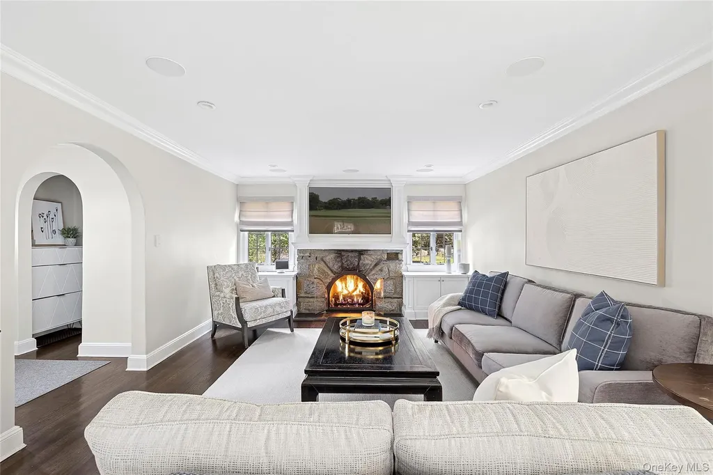 44 Old Ox Road Manhasset NY 11030