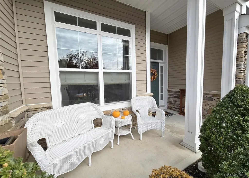 137 Grace Hall Lane Yaphank NY 11980