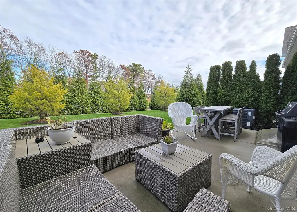137 Grace Hall Lane Yaphank NY 11980