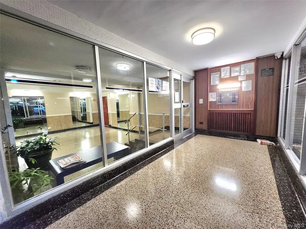 33-27 91 Jackson Heights NY 11372