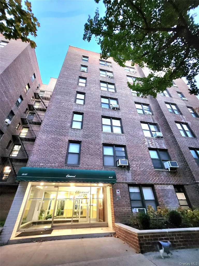 33-27 91 Jackson Heights NY 11372