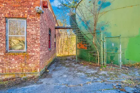 37 E Market Street Hyde Park NY 12538