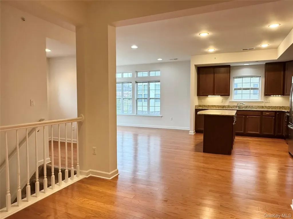 808 Egrets Landing Carmel NY 10512