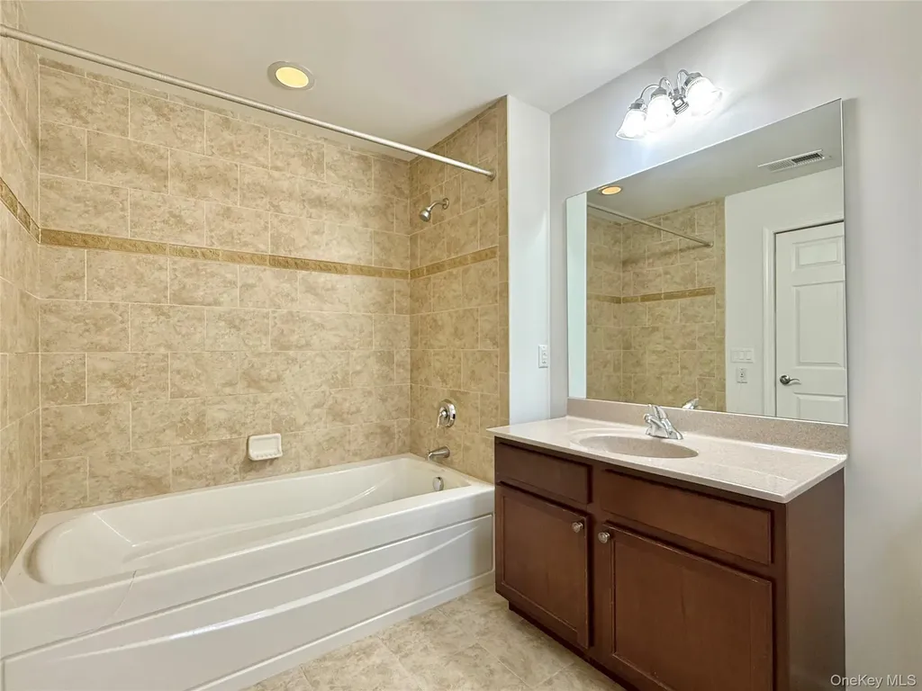 808 Egrets Landing Carmel NY 10512