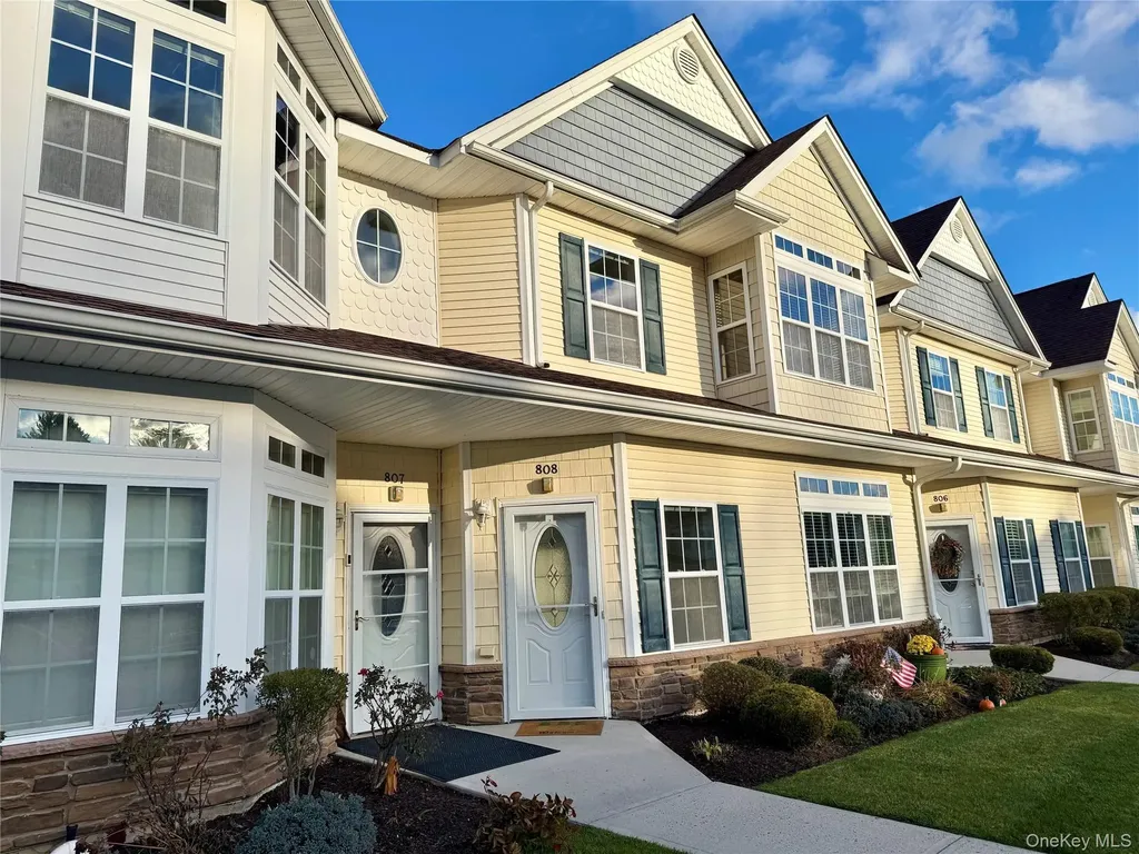 808 Egrets Landing Carmel NY 10512
