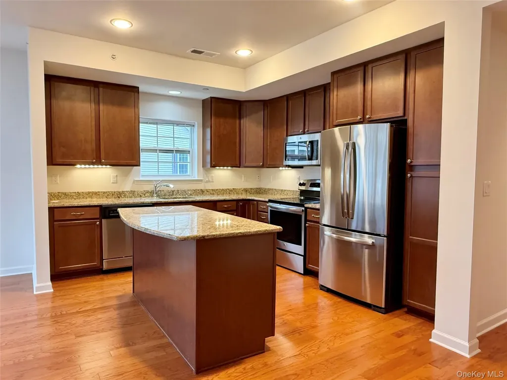 808 Egrets Landing Carmel NY 10512