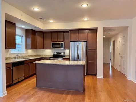 808 Egrets Landing Carmel NY 10512
