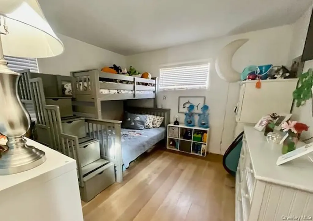 6 Shore Road Southampton NY 11968