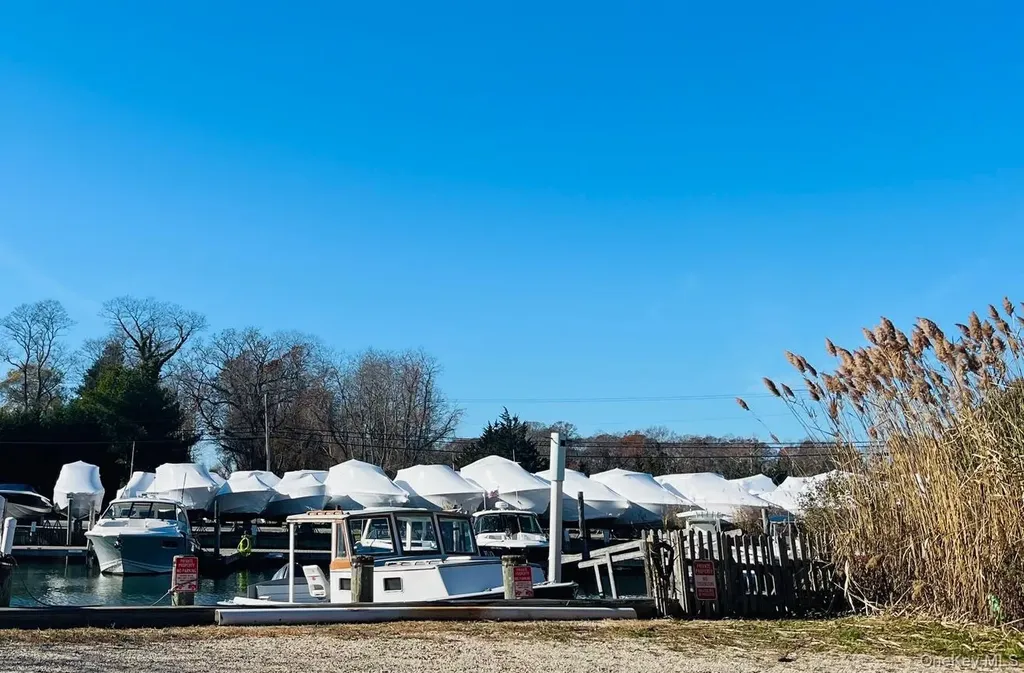 6 Shore Road Southampton NY 11968