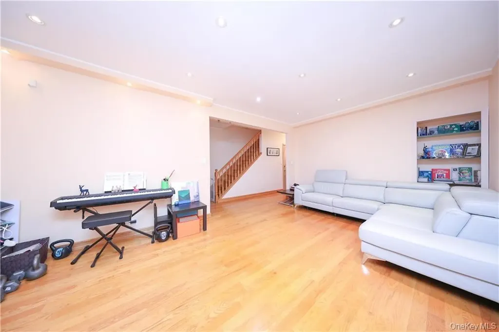 2415 E 27th Street Brooklyn NY 11235