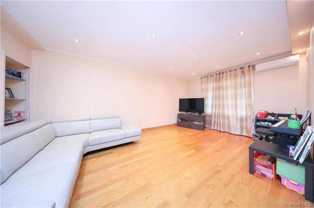 2415 E 27th Street Brooklyn NY 11235