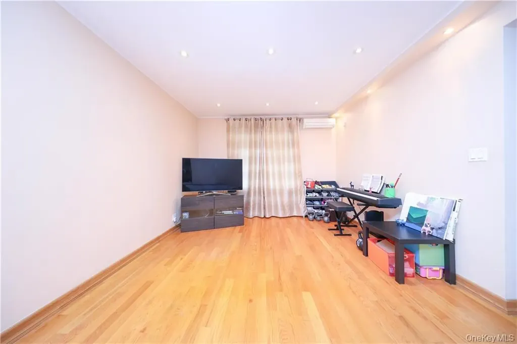 2415 E 27th Street Brooklyn NY 11235