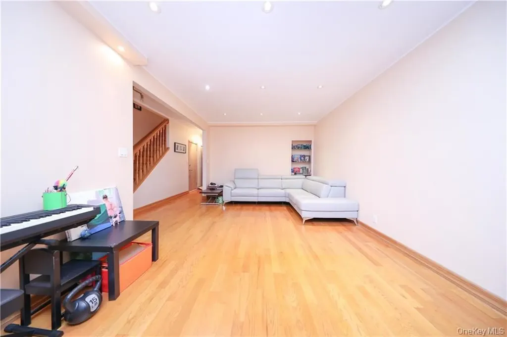 2415 E 27th Street Brooklyn NY 11235