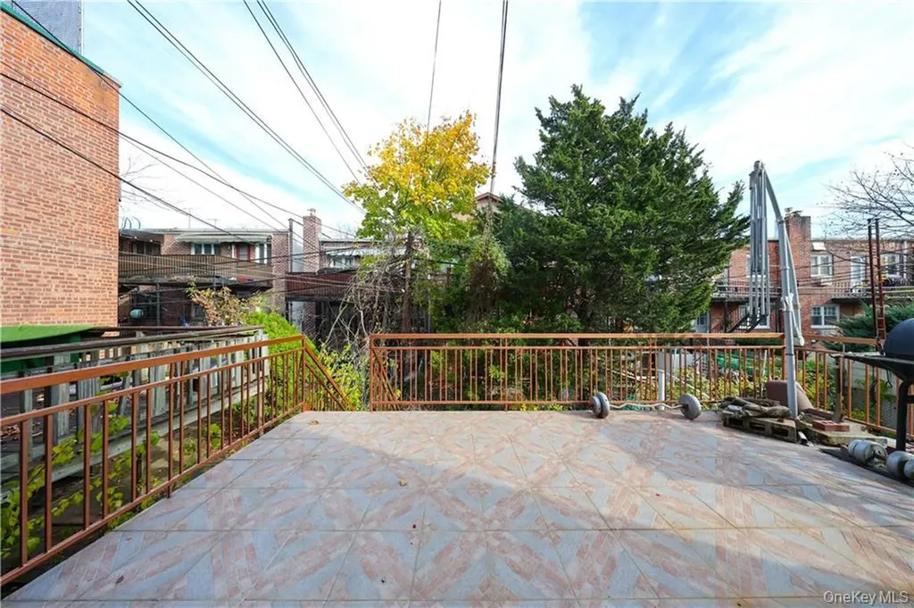 2415 E 27th Street Brooklyn NY 11235