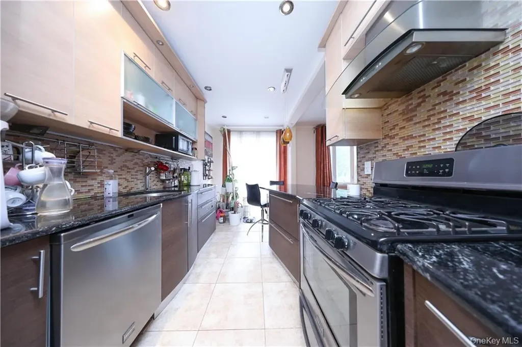 2415 E 27th Street Brooklyn NY 11235