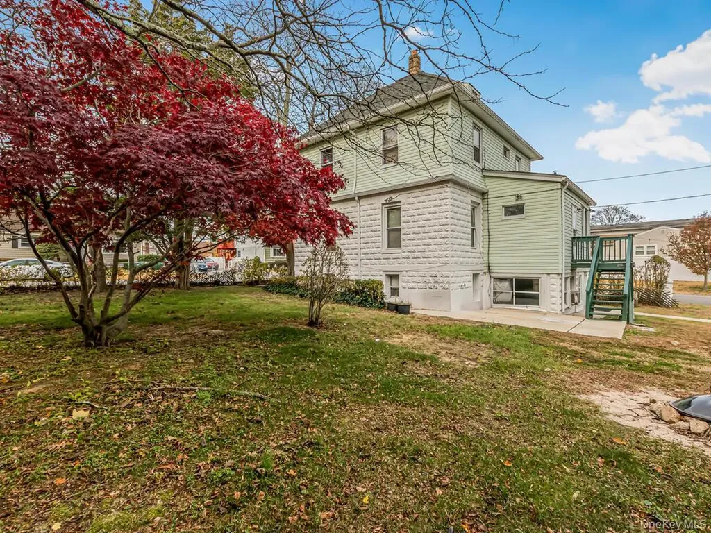 90 Meucci Avenue Copiague NY 11726