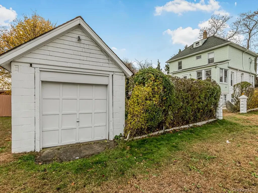 90 Meucci Avenue Copiague NY 11726