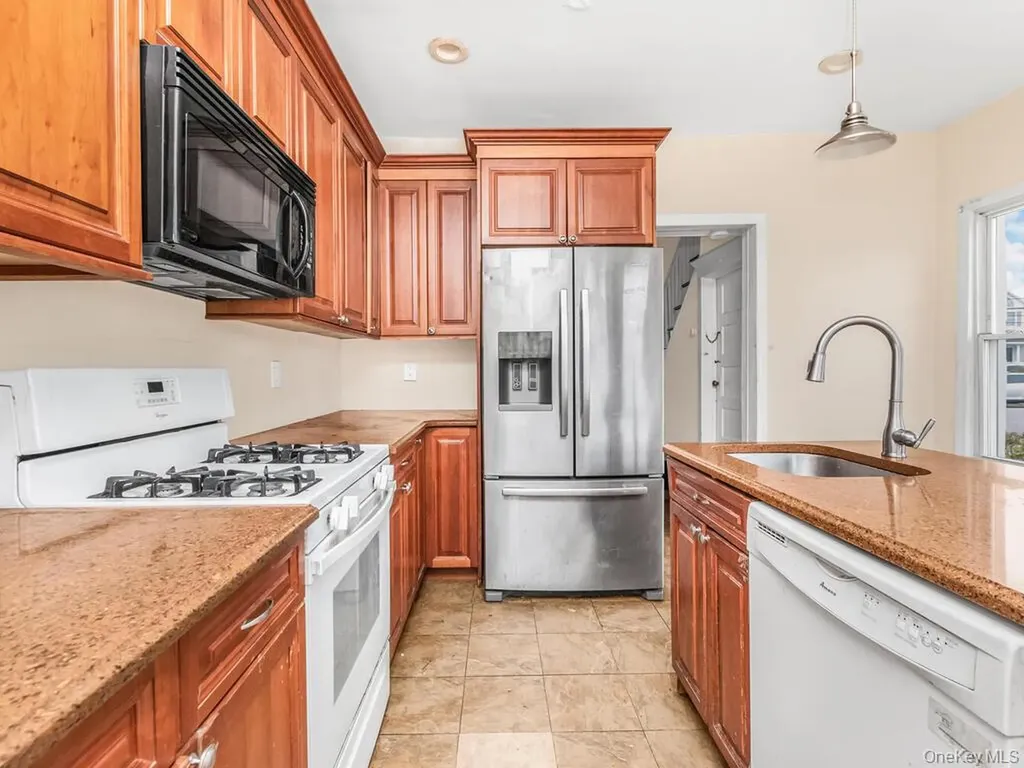 90 Meucci Avenue Copiague NY 11726