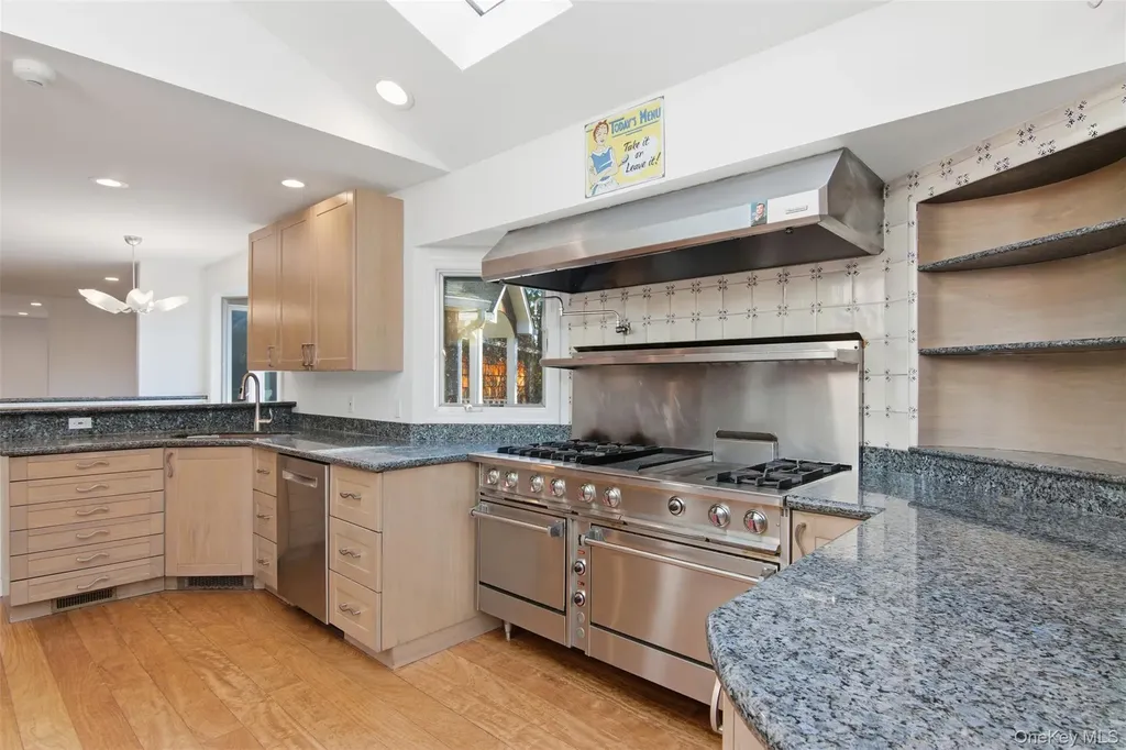 6 Vingut Lane Setauket NY 11733