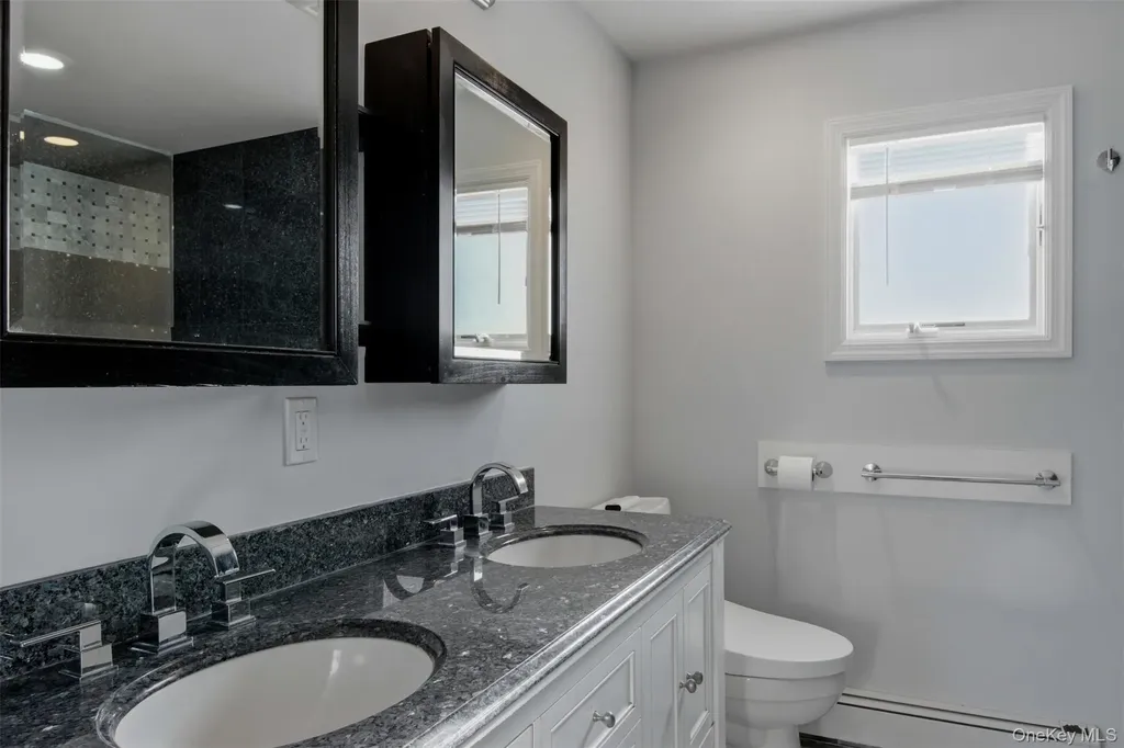 6 Vingut Lane Setauket NY 11733