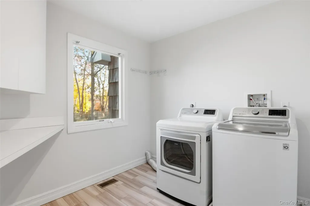 6 Vingut Lane Setauket NY 11733