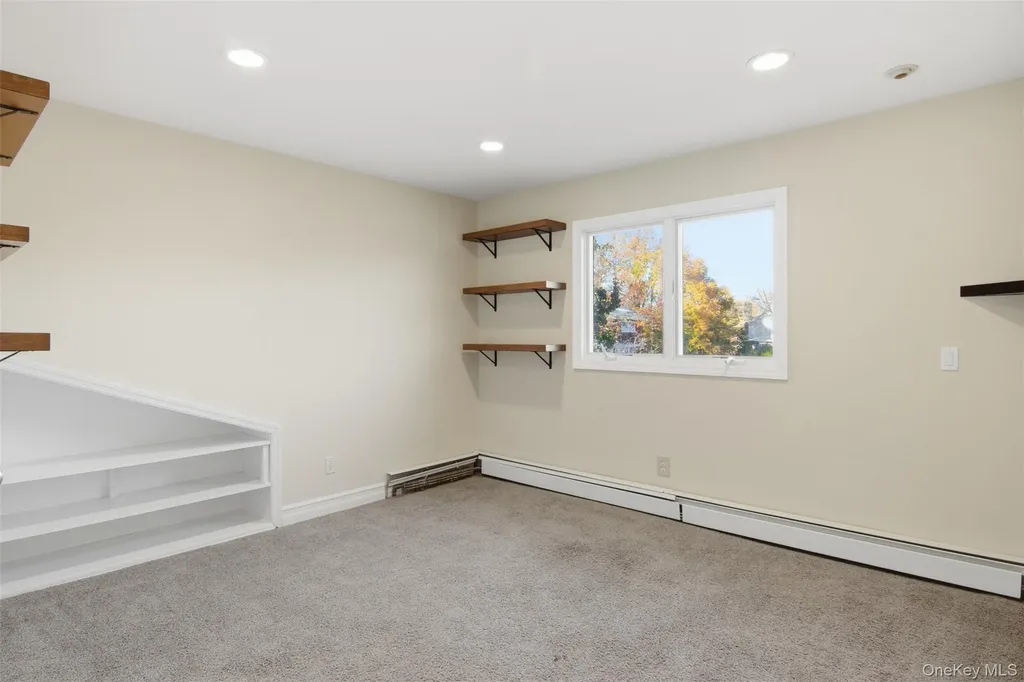 6 Vingut Lane Setauket NY 11733