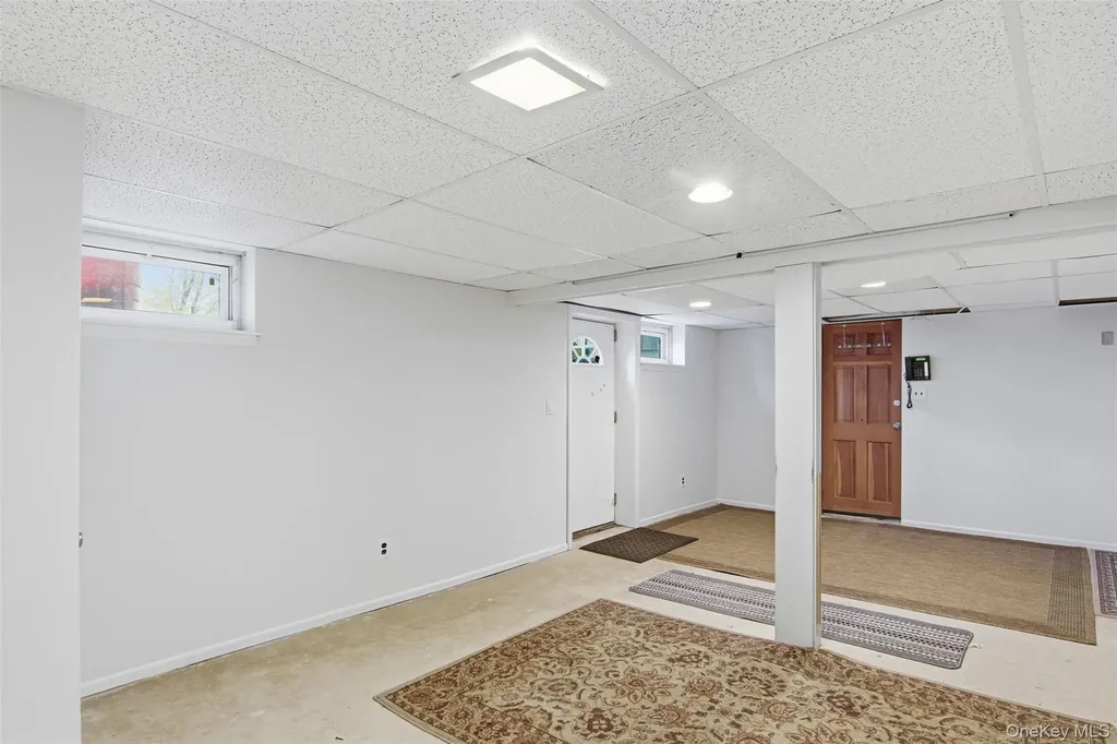 6 Vingut Lane Setauket NY 11733