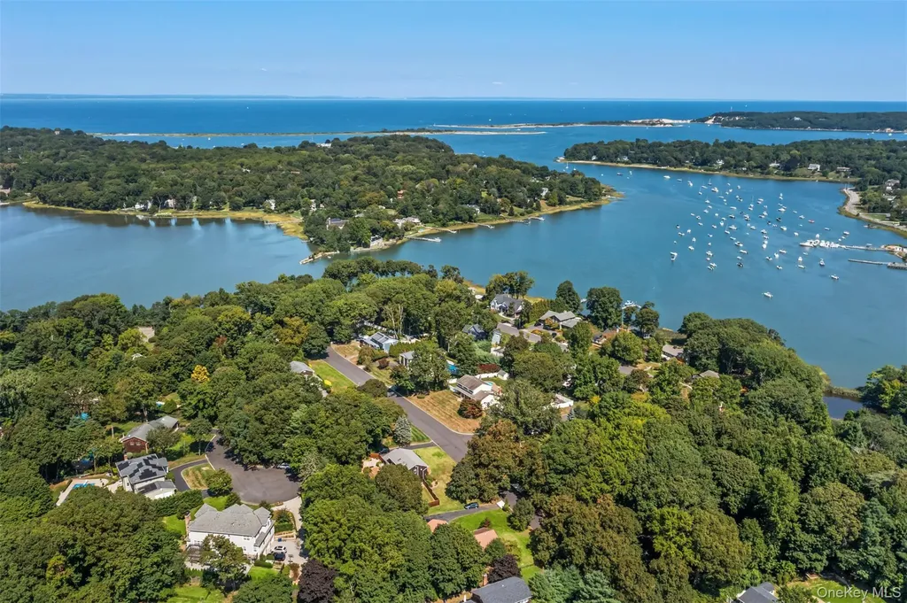 6 Vingut Lane Setauket NY 11733
