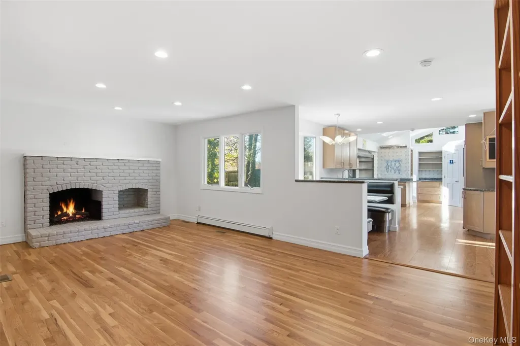6 Vingut Lane Setauket NY 11733