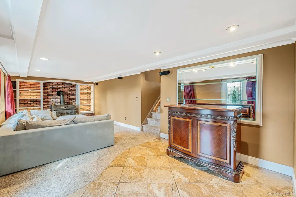 310 Terry Road Smithtown NY 11787