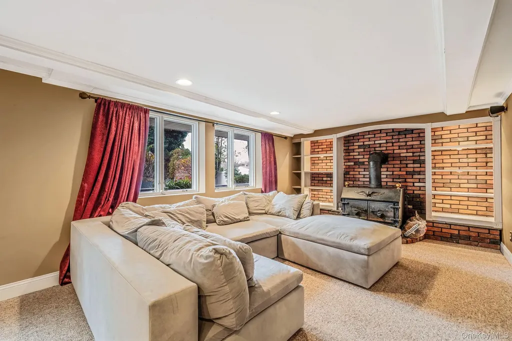 310 Terry Road Smithtown NY 11787