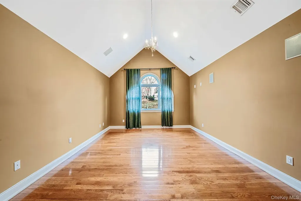 310 Terry Road Smithtown NY 11787